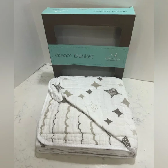 aden + anais White and Brown Geometric Blanket - Picture 3 of 7